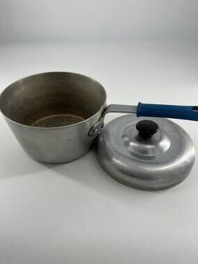 Wear Ever Pot Pan 2 3/4 Quarts Made in USA Kitchen NSF Aluminum Lid Saucepan